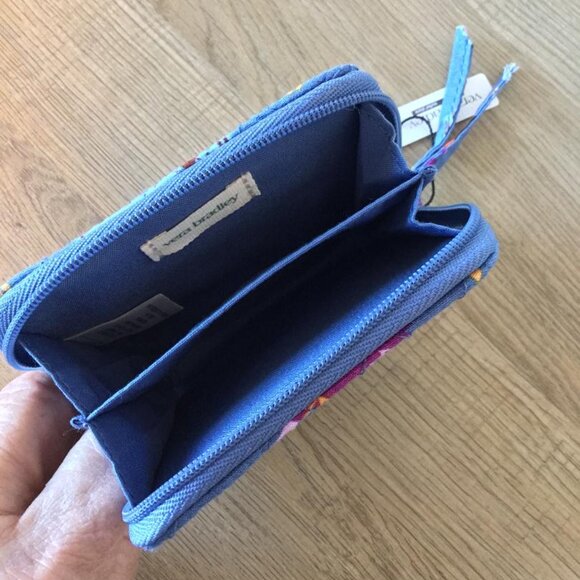 Vera Bradley Blue Quilted Cotton Small Zip Around Wallet in Dog Park Pattern - Picture 4 of 4